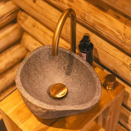 Cosy W/ Jacuzzi In Amazing Region