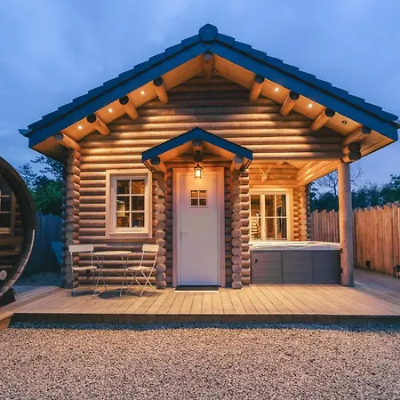 Cosy W/ Jacuzzi In Amazing Region *