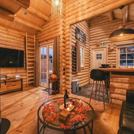 Cosy W/ Jacuzzi In Amazing Region